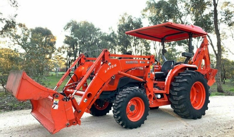 Tracteur-pelle rétrocaveuse Kubota L4600 complet