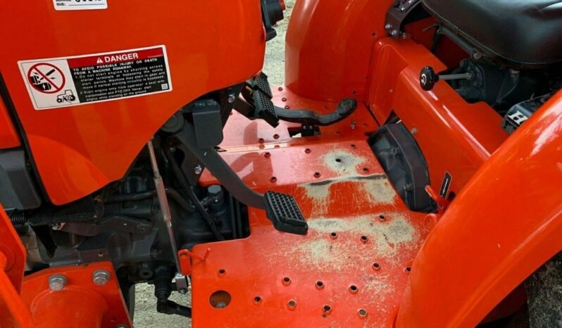 Tracteur-pelle rétrocaveuse Kubota L4600 complet