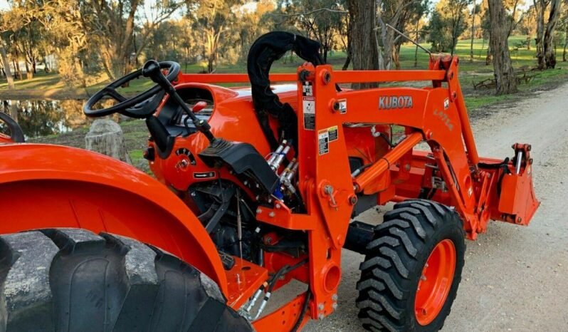 Tracteur-pelle rétrocaveuse Kubota L4600 complet