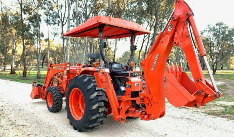 Tracteur-pelle rétrocaveuse Kubota L4600 complet