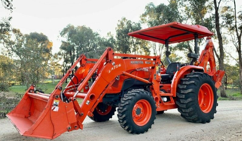 Tracteur-pelle rétrocaveuse Kubota L4600 complet