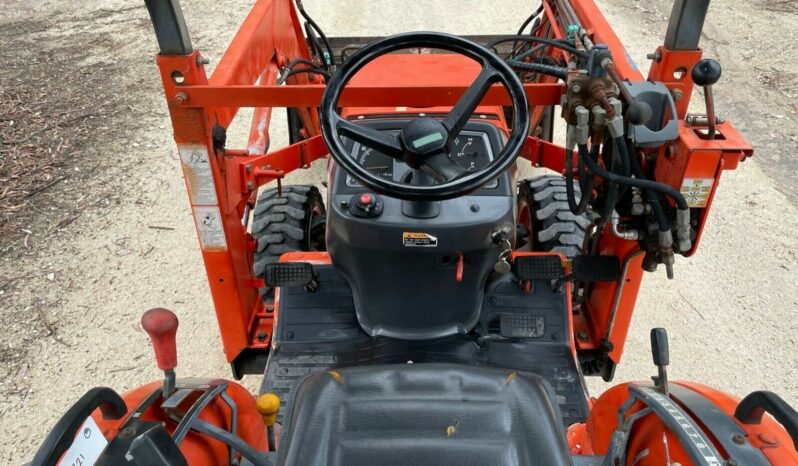 Tracteur industriel / Tractopelle Kubota B21 complet