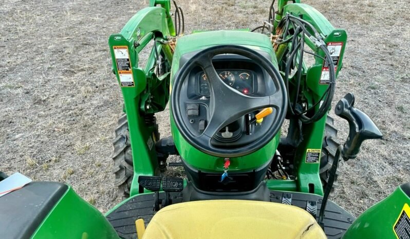 Tracteur John Deere 4320 complet