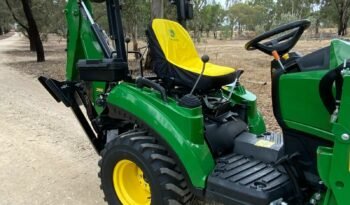 Tractopelle John Deere 1023E complet