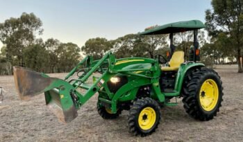 Tracteur John Deere 4320 complet