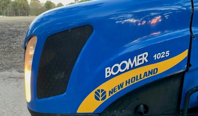 Tracteur New Holland Boomer 1025 complet