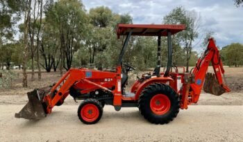 Tracteur industriel / Tractopelle Kubota B21 complet