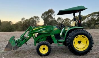 Tracteur John Deere 4320 complet