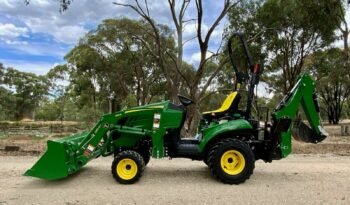 Tractopelle John Deere 1023E complet