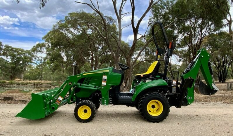 Tractopelle John Deere 1023E complet