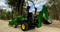 Tractopelle John Deere 1023E