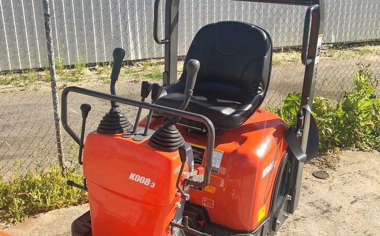 Mini Pelle Kubota K008-3 complet