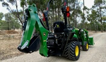 Tractopelle John Deere 1023E complet