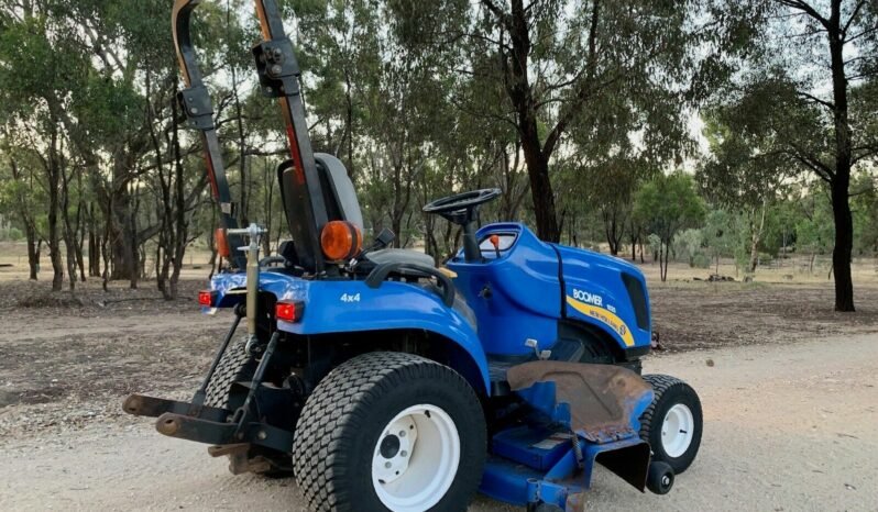 Tracteur New Holland Boomer 1025 complet