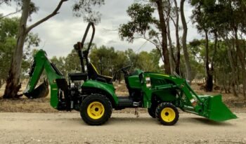 Tractopelle John Deere 1023E complet