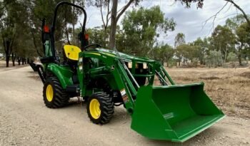 Tractopelle John Deere 1023E complet