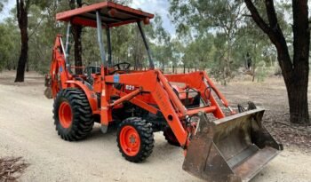 Tracteur industriel / Tractopelle Kubota B21 complet